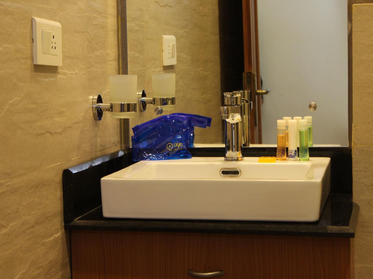 Oyo 2531 Hotel Una Comfort Misty Oak Nainital Kültér fotó
