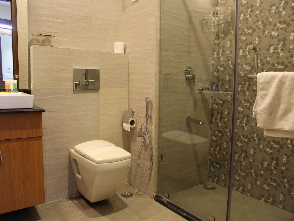 Oyo 2531 Hotel Una Comfort Misty Oak Nainital Kültér fotó